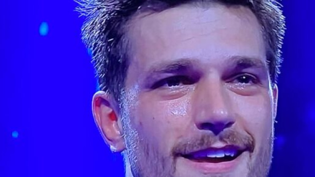 Grande Fratello: il web critica Andrea per le frasi volgari su Brandi e Orlando.