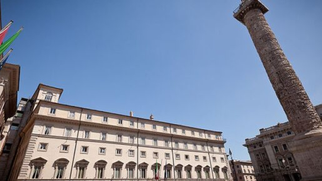 Palazzo Chigi a Roma, aumenti in vista per i dipendenti della Presidenza del Consiglio dei Ministri (Ph. Wikimedia Commons - 	jimmywee)