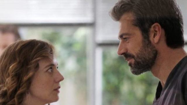Spoiler Doc - Nelle tue mani: Andrea vuole conquistare la sua ex moglie.