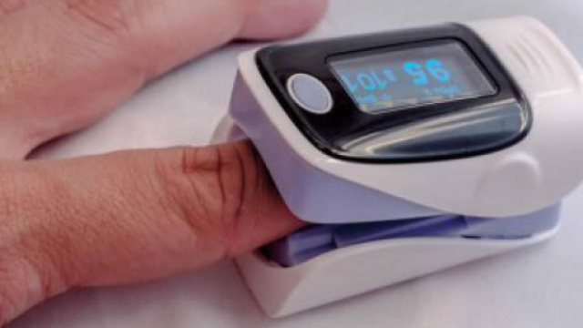 Coronavirus, il Cts suggerisce di avere un saturimetro in casa.