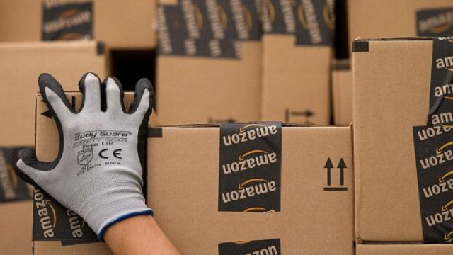 Assunzioni Amazon: si cercano magazzinieri, non &egrave; richiesta esperienza e titolo di studio.