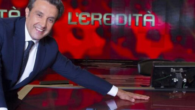 Flavio Insinna conduce ogni sera su Raiuno L'Eredit&agrave;.