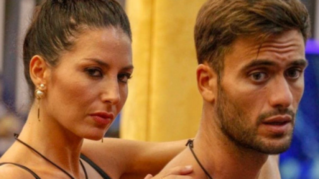 GF Vip, Selvaggia Roma pronta a entrare nella casa per insidiare i 'Gregorelli'.