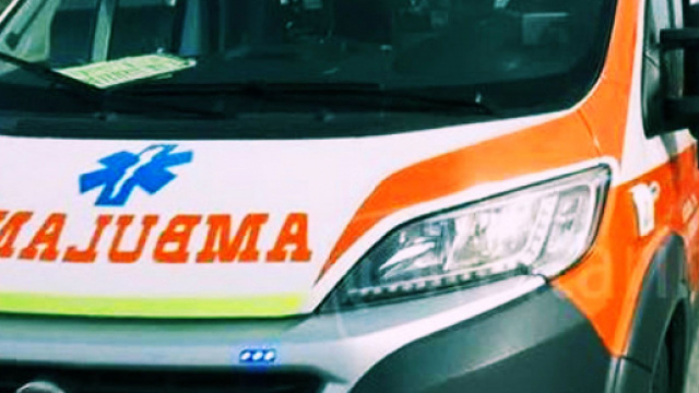 L'uomo &egrave; stato immediatamente soccorso da un'ambulanza del 118.