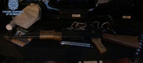 Armas falsas intervenidas a los detenidos