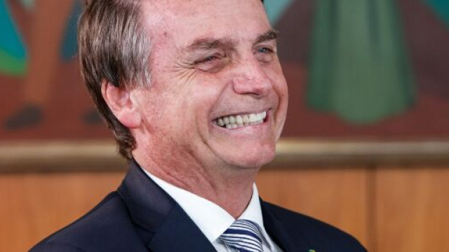 Coronavirus, Bolsonaro: 'Dispiace per i morti, ma tanto moriremo tutti'.