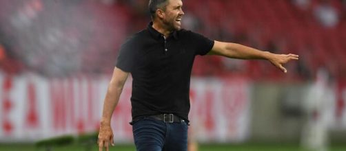 Mesmo com bons resultados e futebol bonito, Coudet deixou o Internacional. (Arquivo Blasting News)