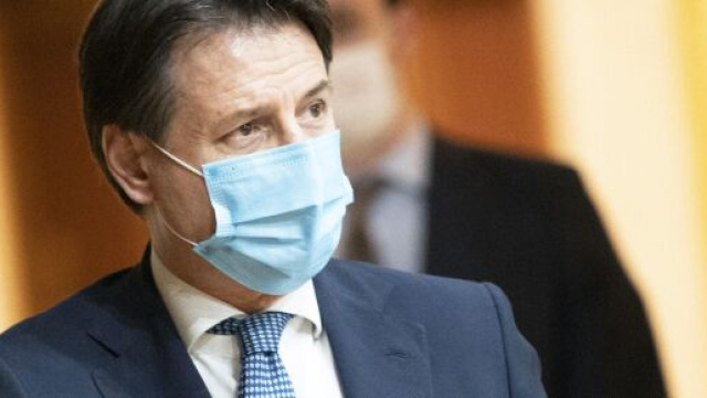 Coronavirus, lockdown leggero in tutta Italia, Boccia: 'Entro novembre tutto in sicurezza'.
