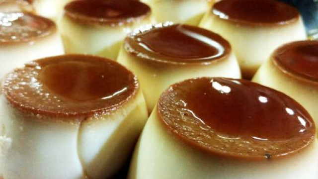 Creme caramel, un dolce tradizionale molto prelibato.