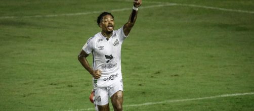 Artilheiro do Santos em 2020, o atacante Marinho &eacute; o &uacute;nico titular sem les&otilde;es ou problemas de Covid-19. (Arquivo Blasting News)