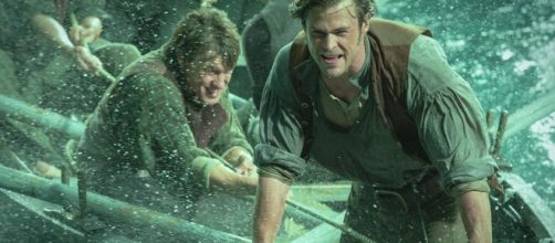 Cena do filme 'No Cora&ccedil;&atilde;o do Mar'. (Reprodu&ccedil;&atilde;o/YouTube)