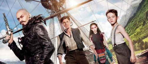 Peter Pan e o Capit&atilde;o Gancho. (Reprodu&ccedil;&atilde;o/YouTube)