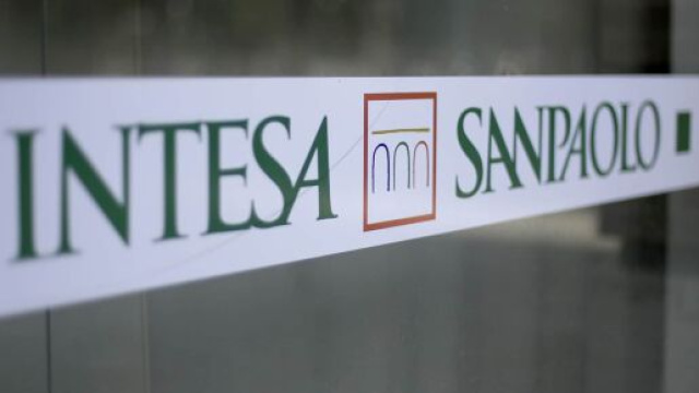 Offerte di lavoro: Intesa Sanpaolo cerca diplomati e laureati.