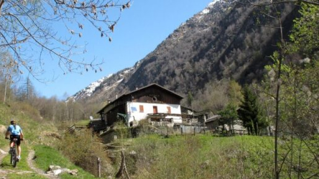 Valmalenco, runner 34enne precipita e perde la vita, multato l'amico: erano fuori comune.