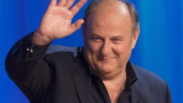 Coronavirus, Gerry Scotti: 'Ho perso 10 kg, avuto la cannula e il casco'.