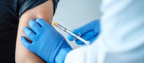 La vacuna Moderna anuncia m&aacute;s eficacia que Pfizer