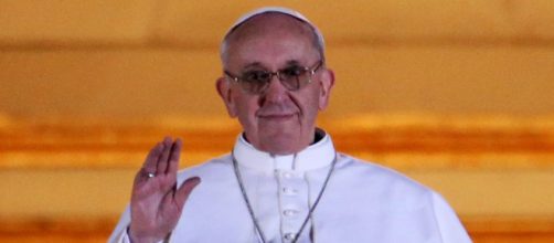 La Agencia Cat&oacute;lica de Informaciones asegur&oacute; que el Papa Francisco no dio 'like' a la foto de la modelo.