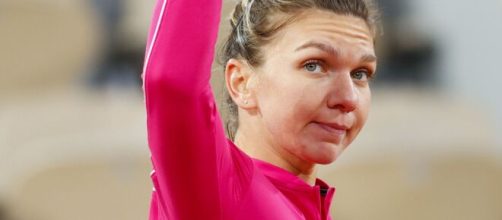 Simona Halep 'recovering well' after positive coronavirus test ... - (Image Credit: skysports/Youtube)