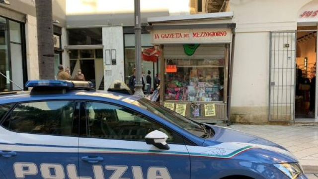 Brindisi, doppia spaccata in centro nella notte: svaligiati due negozi di abbigliamento.
