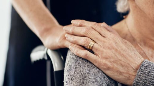 Campania: concorso per l'assunzione di 60 OSS a tempo indeterminato, scadenza al 6/12