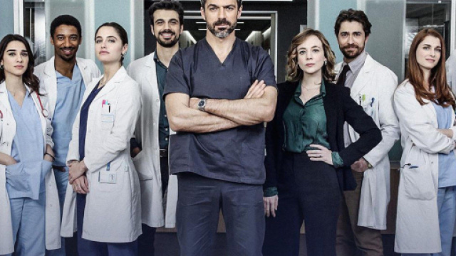 Doc 2, il commento degli sceneggiatori: 'Non diventer&agrave; una serie sulla Covid'.