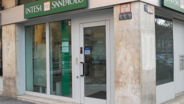 Intesa Sanpaolo cerca diplomati e laureati in molte citt&agrave; d'Italia, candidature online