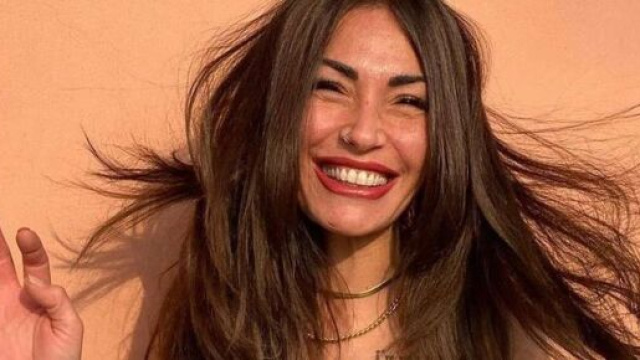 U&D, Ida Platano cambia colore i capelli e ignora l'ex Riccardo Guarnieri: 'Preferirei non esprimermi'.