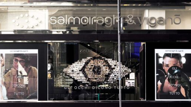 Ottica Salmoiraghi & Vigan&ograve; effettua assunzioni.