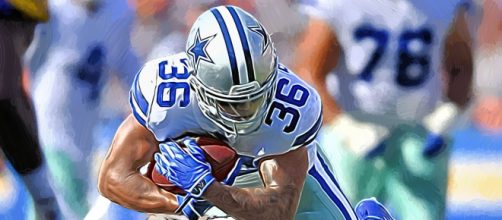 Tony Pollard rushed for 60 yards in Week 11, [Image Source: Flickr | Jack Kurzenknabe]