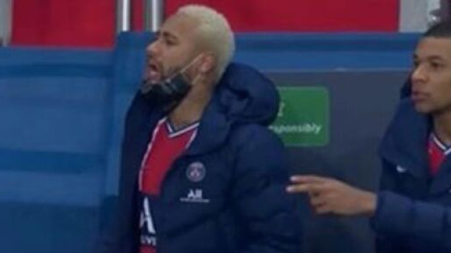 Neymar et Mbapp&eacute; d&eacute;cha&icirc;n&eacute;s lors du match entre le PSG et Leipzig.