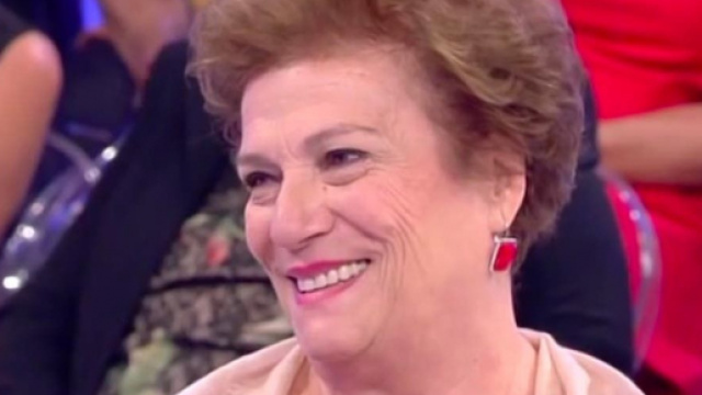 Uomini e Donne, &egrave; scomparsa Maria S., storica e imitata protagonista dell'Over.