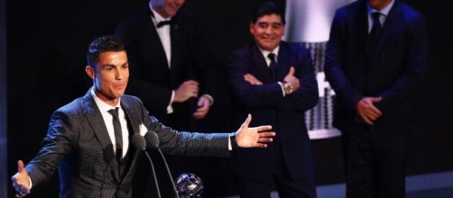 Diego Maradona e Cristiano Ronaldo. (Arquivo Blasting News)