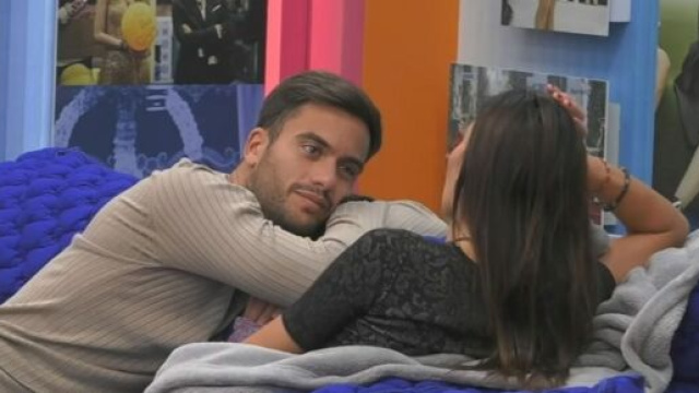 Grande Fratello Vip, Pierpaolo ad Elisabetta: 'Cosa dirai a Nathan quando chieder&agrave; di me?'