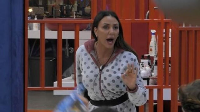 Grande Fratello Vip, Selvaggia parla del suo passato con Ruta: 'Ho abbandonato mia madre'.