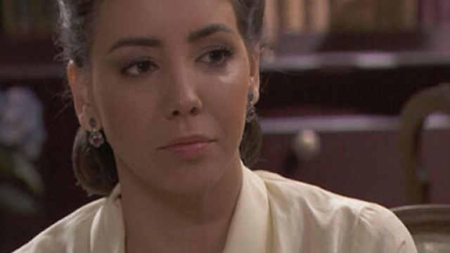 Il segreto, anticipazioni spagnole: Emilia torna in paese e sospetta di Francisca.