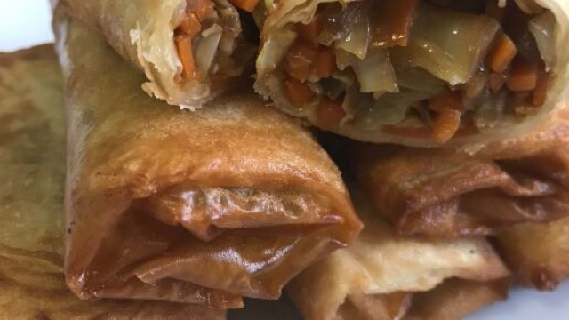 Imola, un cliente compra degli involtini primavera in un supermercato e vi trova dentro un residuo di dito umano.