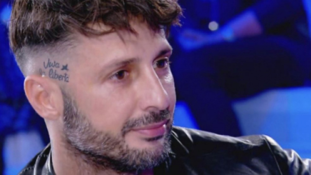 Fabrizio Corona starebbe per risposarsi: pubblicazione di nozze con la 47enne Lia.