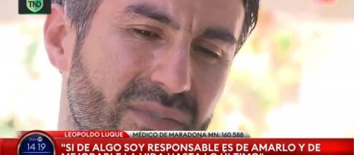 Leopoldo Luque, el m&eacute;dico de Maradona, ante la prensa argentina.