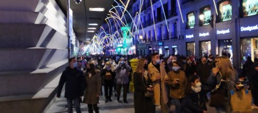 En algunas ciudades no se anunciar&aacute; la hora del encendido de luces para evitar que la gente se junte.