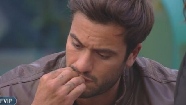 GF Vip, Pierpaolo discute con Elisabetta: 'Non posso guardarti come un'amica, non riesco'.