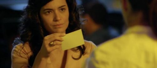 Crisal se chateia com Cassiano em "Flor do Caribe". (Reprodu&ccedil;&atilde;o/TV Globo)