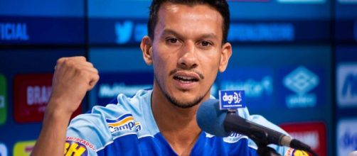 &Iacute;dolo no Cruzeiro, Henrique retornou &agrave; equipe para ajudar na S&eacute;rie B. (Arquivo Blasting News)