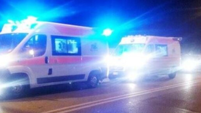 Calabria, travolte diverse persone da un'auto: un ferito