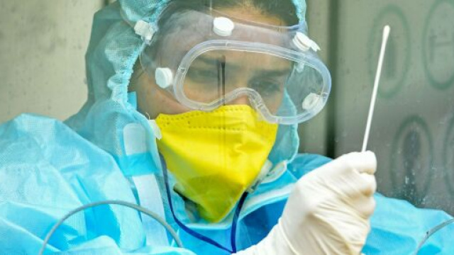 Cuneo, medico positivo al coronavirus continua a visitare i pazienti: intervengono i carabinieri.