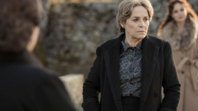 Il Segreto, spoiler Spagna: Isabel uccide Eulalia con un colpo d'arma da fuoco.