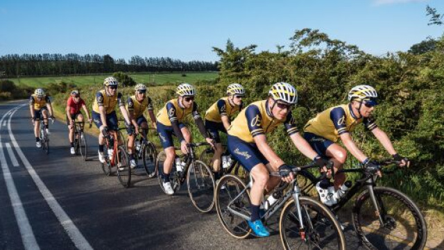Campania, gruppo di ciclisti fermato e sanzionato dalla Polizia locale: venti multati.