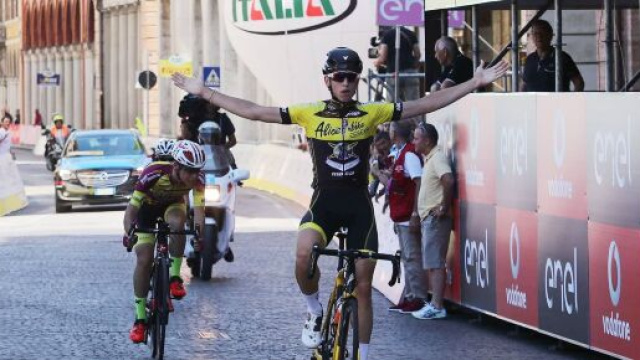 Coronavirus, morto il ciclista Michael Antonelli: aveva 21 anni e, dallo scorso 2018, era in riabilitazione dopo un brutto incidente.