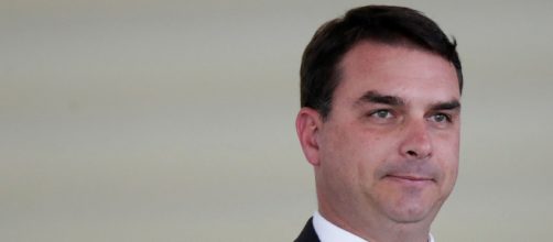 Advogados de Fl&aacute;vio Bolsonaro recebem relat&oacute;rios da Abin, afirma a revista &Eacute;poca. (Arquivo Blasting News)