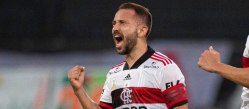Everton Ribeiro pode ser um dos grandes destaques da rodada. (Arquivo Blasting News)