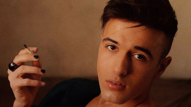 Simon Vendeme, YouTubeur d&eacute;fendant la cause LGBTQ+. &copy; PortraitsbyAvocadi